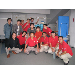 愛知万博2005年に産学官開発COOPERロボット展示